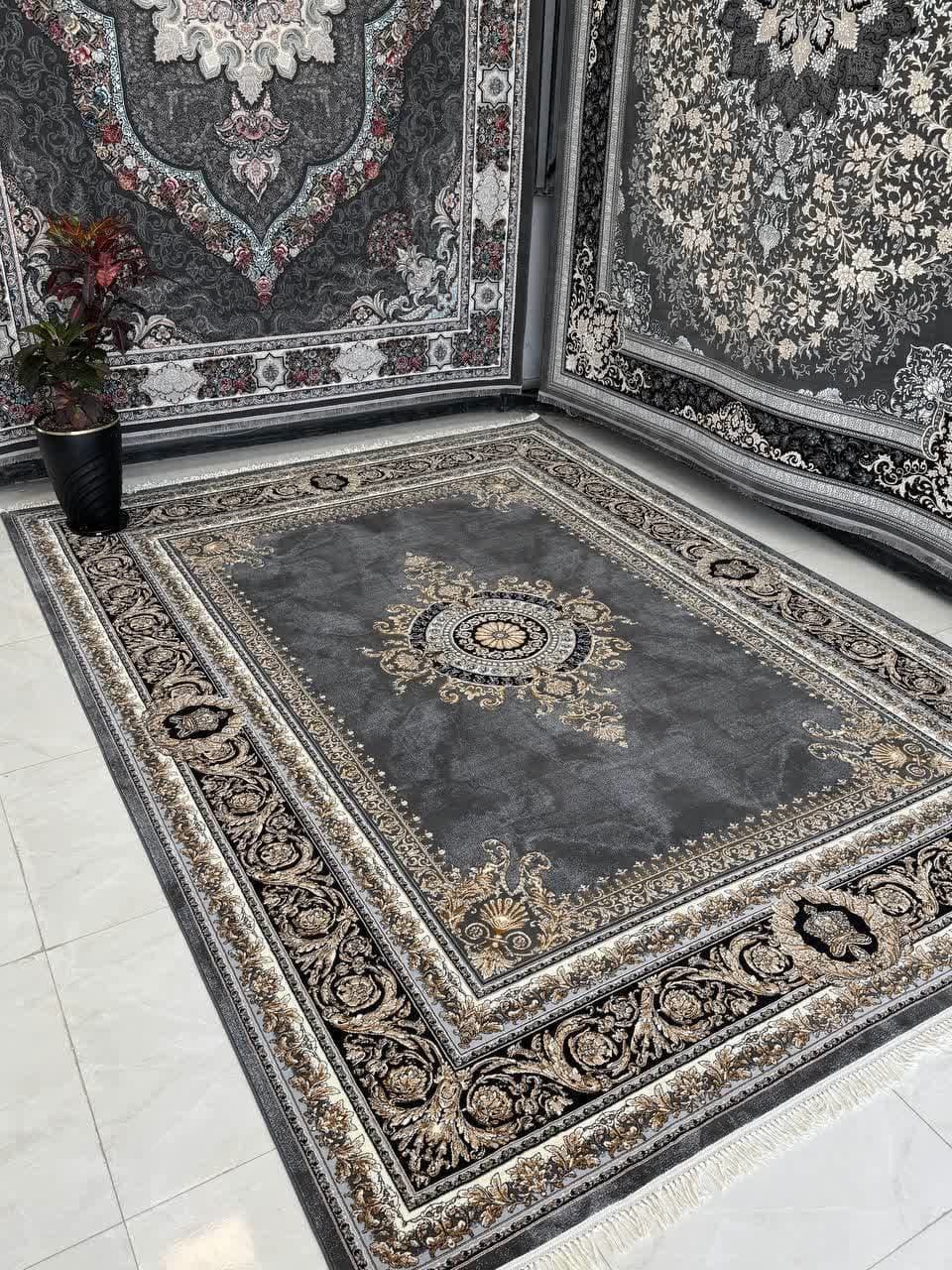 فرش 700 شانه طرح ورساچه ژیوا